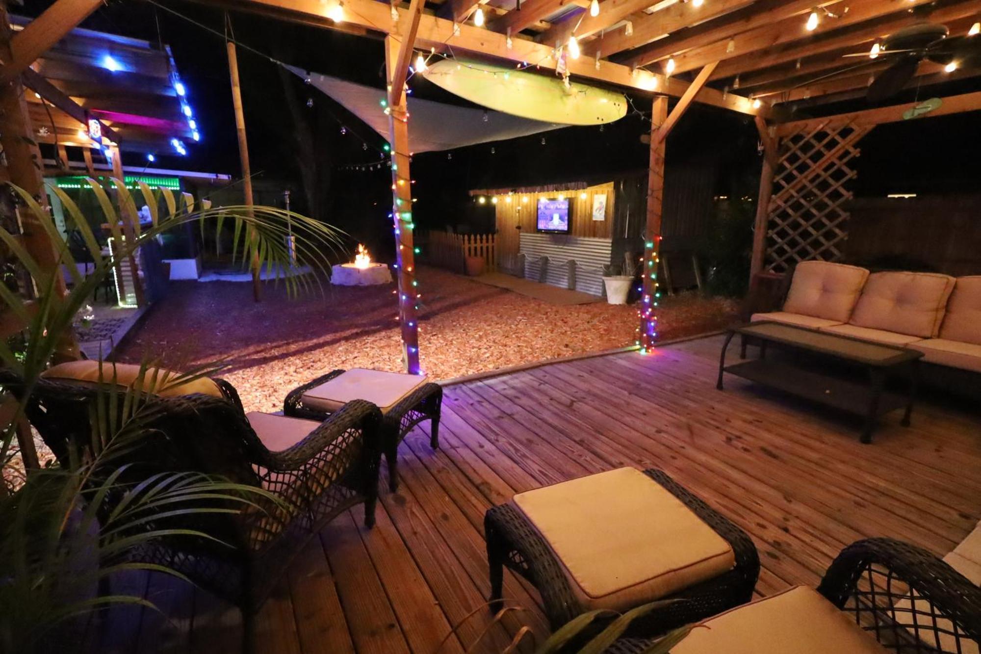 3 Bedrooms And Your Own Private Tiki Courtyard Хомосаса Екстериор снимка